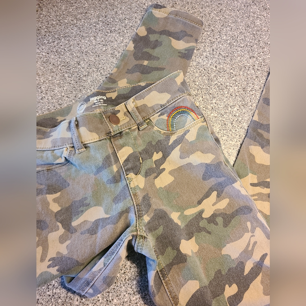 Girls camo jeggings